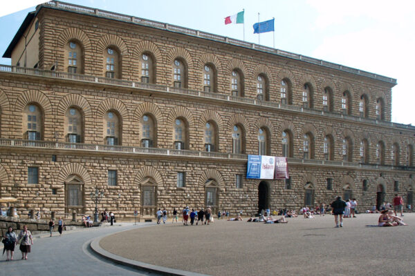 Florence: Palazzo Pitti Skip-the-Line Entry Ticket and Audio Guide