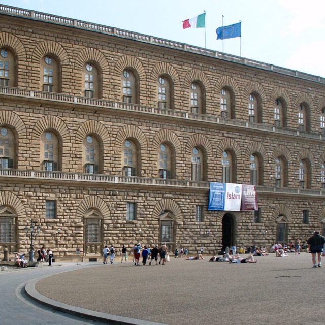 Florence: Palazzo Pitti Skip-the-Line Entry Ticket and Audio Guide