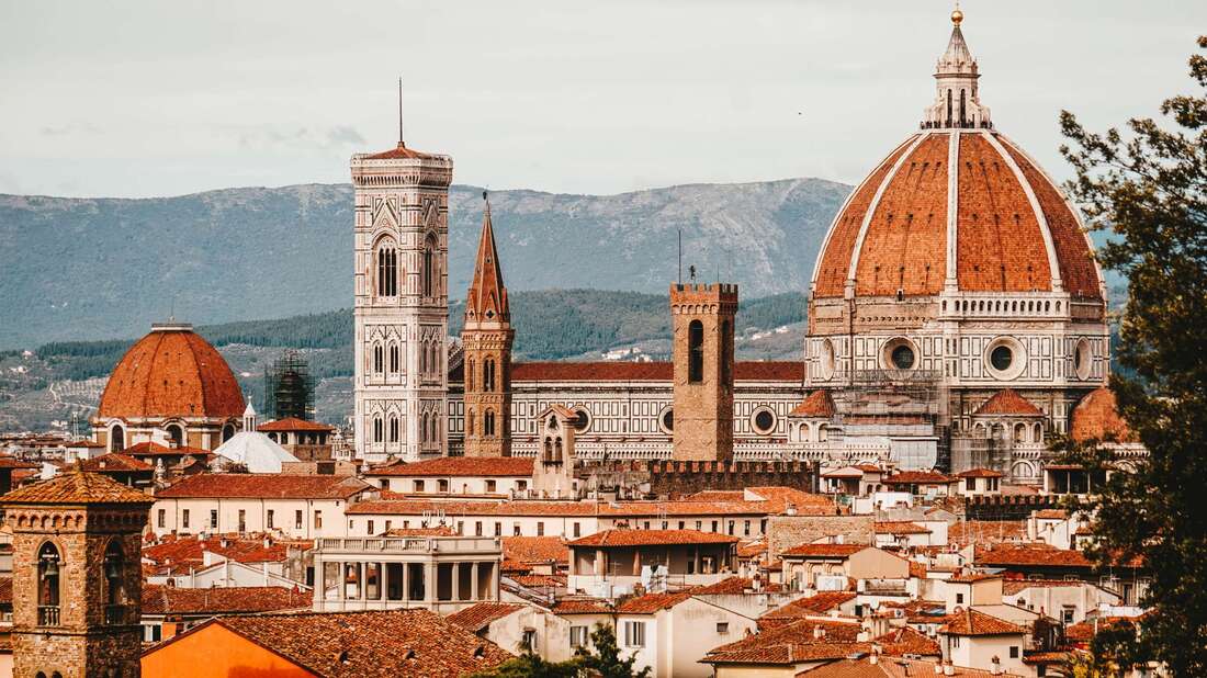 Florence Private Guided Tour: Duomo Cathedral & Historic Walking Experience - eutours